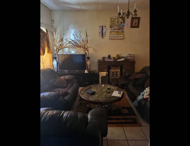 3 BEDROOM HOUSE FOR SALE IN REWLATCH